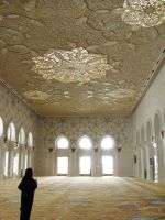  Sheikki Zayedin moskeijan rukoushuoneen kullattu katto